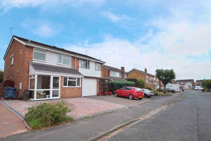3 Bedroom Semi-Detached House To Rent In Chadcote Way, Catshill, Bromsgrove, Worcestershire, B61