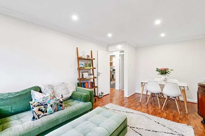 1 Bedroom Flat To Rent In Balham New Road, Balham, London, SW12