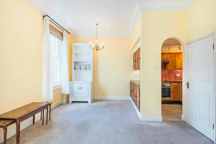1 Bedroom Flat To Rent In St Georges Square, Pimlico, SW1V