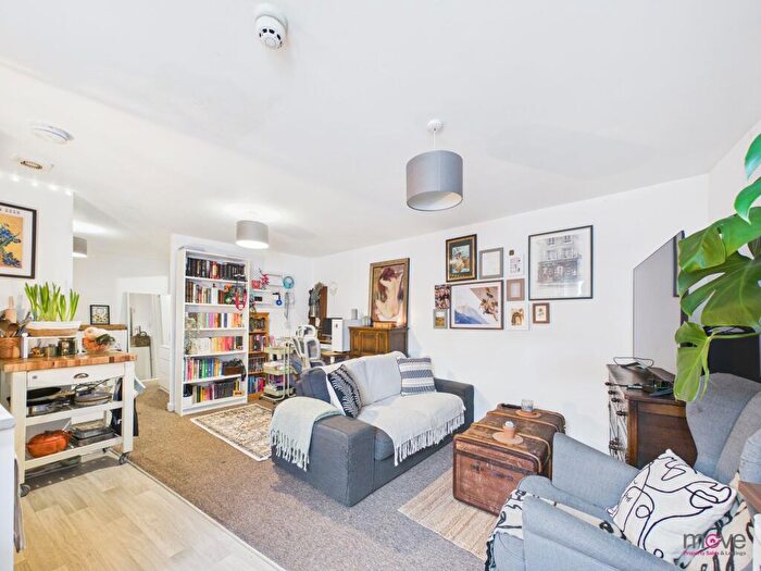 Studio To Rent In Bennington Street, Cheltenham, GL50