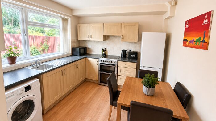 3 Bedroom Terraced House To Rent In Alexander Road, Smethwick, B67