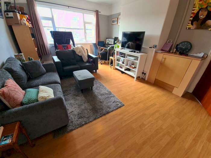 1 Bedroom House To Rent In Cottage Road, Leeds, LS6