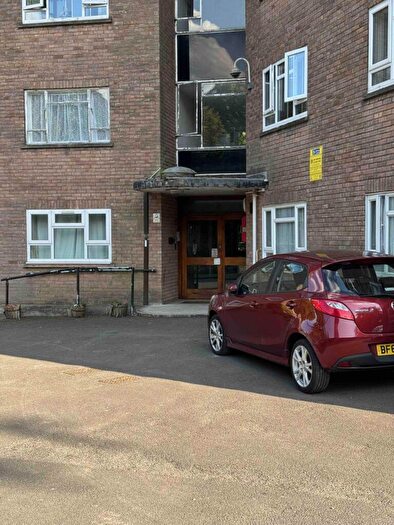 1 Bedroom Flat To Rent In Moseley Court, B13