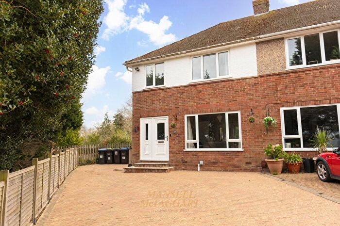 3 Bedroom Semi Detached House For Sale In Hackenden Close, East Grinstead, RH19