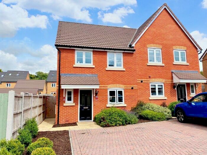 3 Bedroom Semi-Detached House For Sale In Lilburn Avenue, Royston, SG8