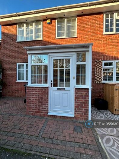 3 Bedroom Terraced House To Rent In Skipworth Road, London, E9