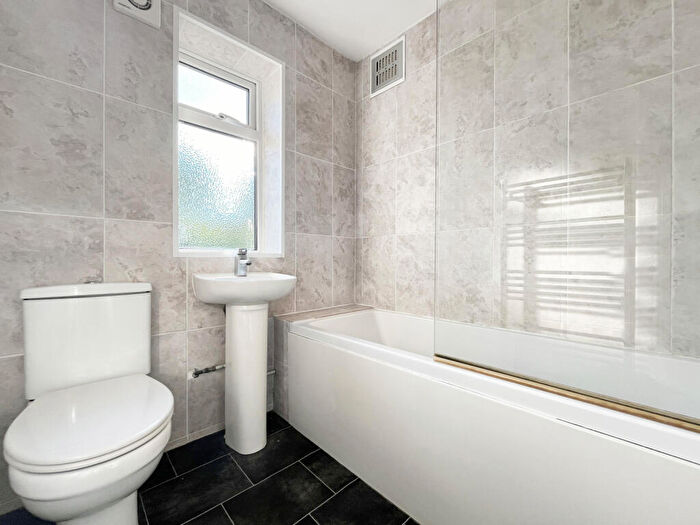 3 Bedroom End Of Terrace House For Sale In Broadway, Rainham, Gillingham, Kent, ME8