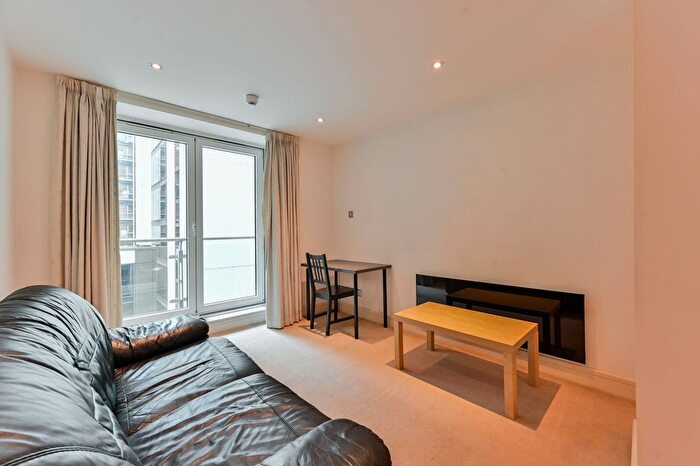 1 Bedroom Flat For Sale In Albert Embankment, Vauxhall, London, SE1