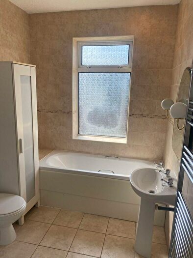 5 Bedroom Semi-Detached House To Rent In Selborne Gardens, Jesmond Vale, Newcastle Upon Tyne, NE2