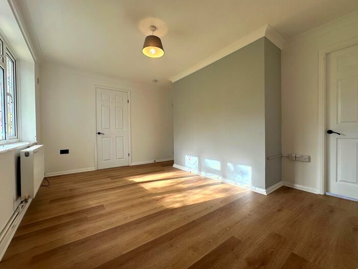 2 Bedroom Bungalow To Rent In Beech Drive, Hothfield, Ashford, TN26