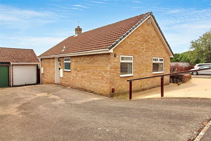 3 Bedroom Detached Bungalow For Sale In Bay Tree Rise, Calcot, Reading, RG31