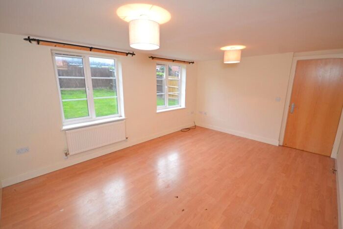 2 Bedroom Flat To Rent In Clover Field, Northampton, NN4