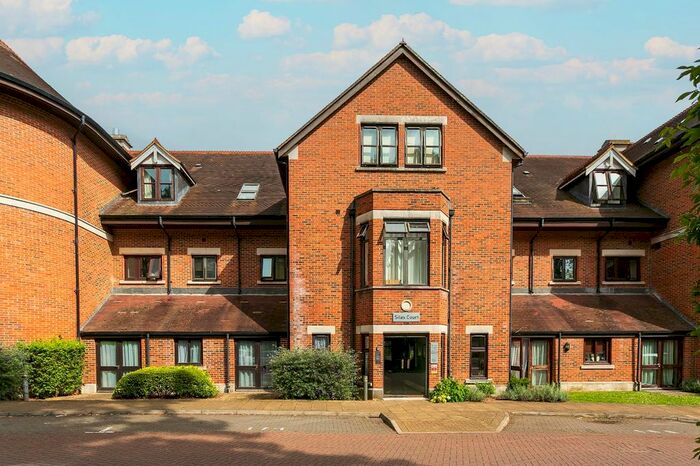 2 Bedroom Flat To Rent In Lockhart Road, Watford, Hertfordshire, WD17