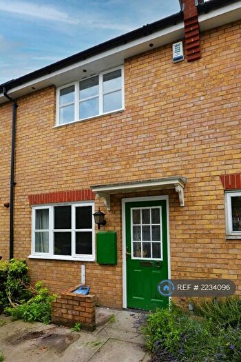 2 Bedroom Terraced House To Rent In Clarendon Close, London, E9