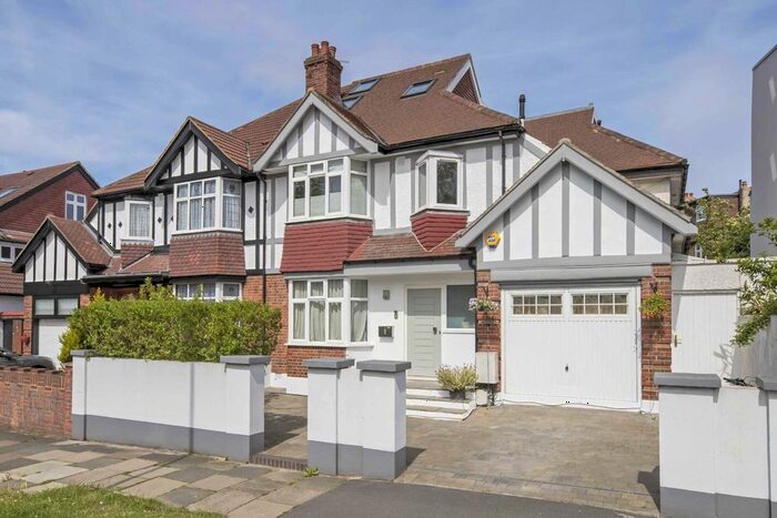 4 Bedroom Semi-Detached House To Rent In Thornton Road, London, SW12