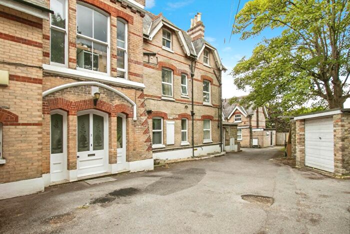 3 Bedroom Flat For Sale In Wimborne Road, Bournemouth, Dorset, BH2
