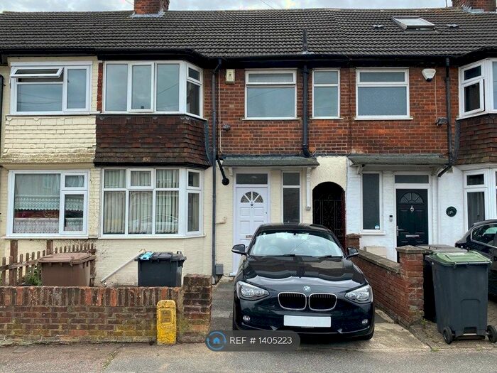 3 Bedroom Terraced House To Rent In Gardenia Avenue, Luton, LU3