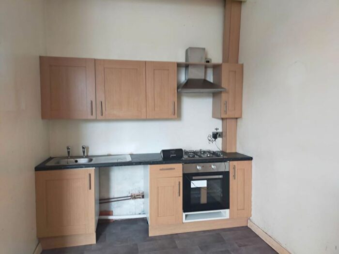 2 Bedroom Flat To Rent In Llewellyn Street, Pentre, CF41