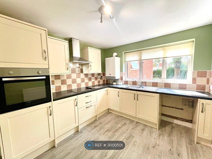 2 Bedroom Flat To Rent In Farr Drive, Coventry, CV4