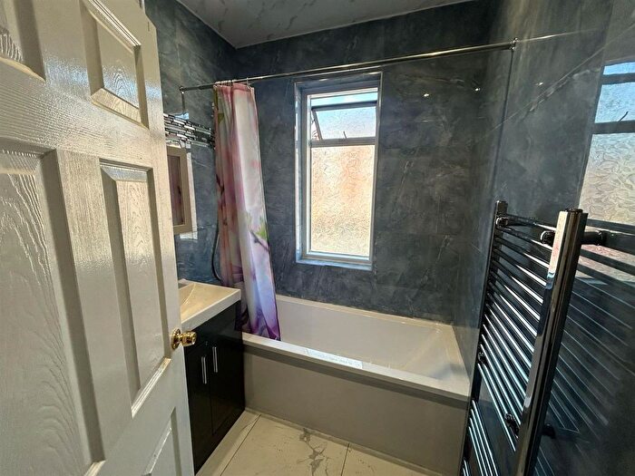 3 Bedroom Detached House To Rent In Foleshill Road, Coventry, CV6