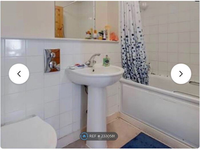 1 Bedroom Flat To Rent In Burford Wharf, Stratford, E15