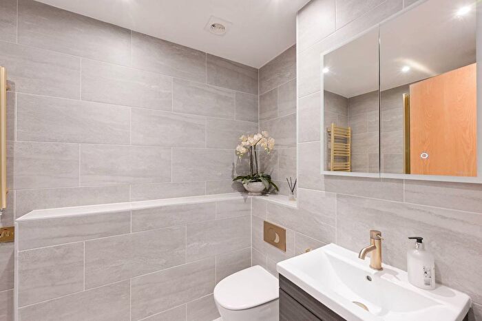 3 Bedroom Flat To Rent In Matthew Parker Street, Westminster, London, SW1H