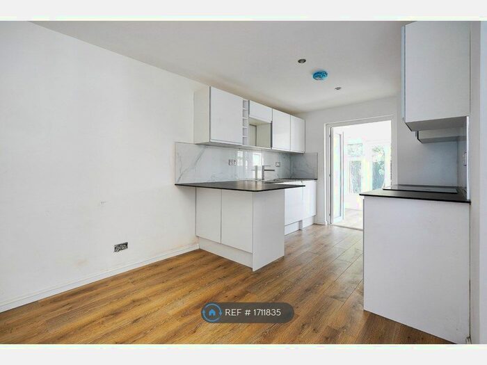 3 Bedroom Terraced House To Rent In Trafalgar Road, London, SE10