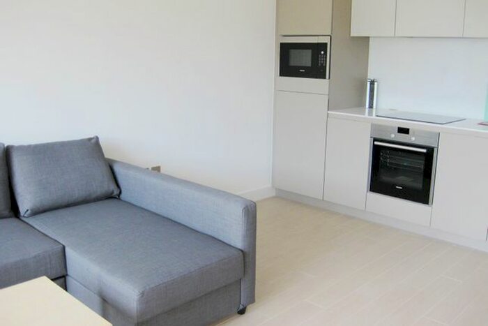 1 Bedroom Flat To Rent In Canalside Square, London, N1