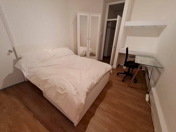 2 Bedroom Flat To Rent In Cranley Buildings, Brooke's Market, London, EC1N