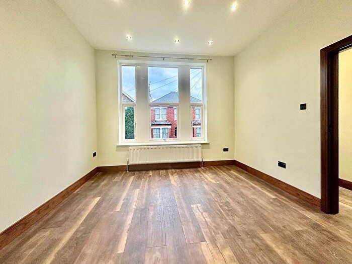 4 Bedroom Terraced House To Rent In Salisbury Road, Barnet, EN5