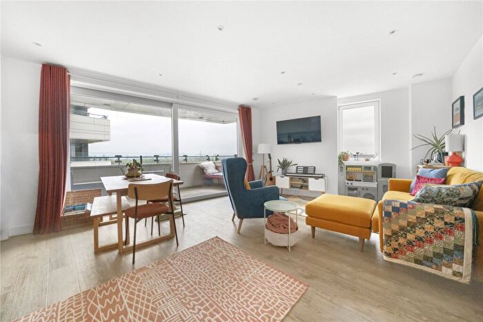 2 Bedroom Flat For Sale In Beck Square, Leyton, London, E10