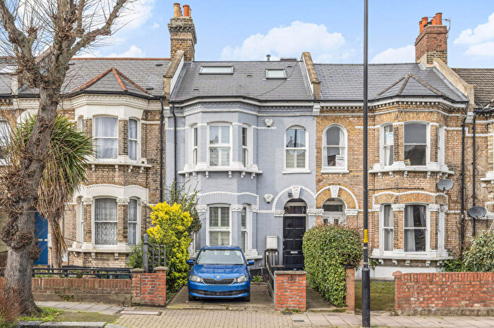 2 Bedroom Flat For Sale In Barry Road, East Dulwich, SE22