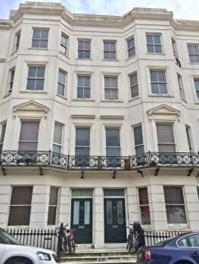 Flat To Rent In Holland Road, Hove, BN3