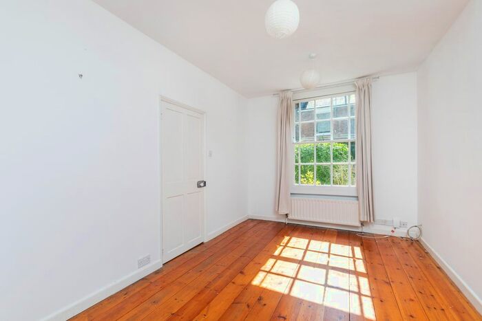 2 Bedroom End Of Terrace House To Rent In Parchment Street, Winchester, SO23