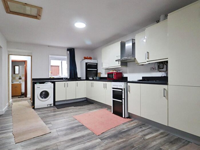 6 Bedroom Detached House For Sale In Abercerdin Road, Gilfach Goch, Porth, CF39