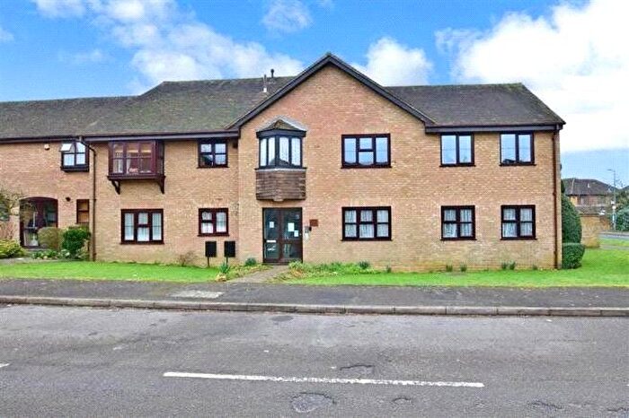 2 Bedroom Flat For Sale In Orache Drive, Weavering, ME14