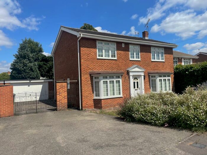 4 Bedroom Detached House To Rent In Harwood Gardens, Old Windsor, SL4