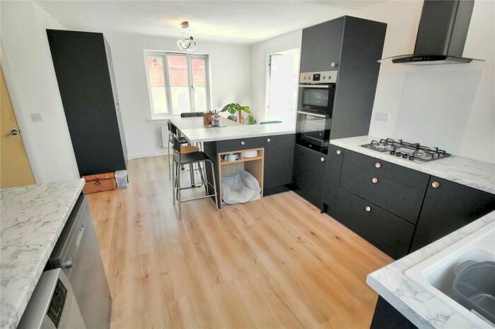 3 Bedroom End Of Terrace House For Sale In Daisy Brook, Royal Wootton Bassett, Swindon, Wiltshire, SN4