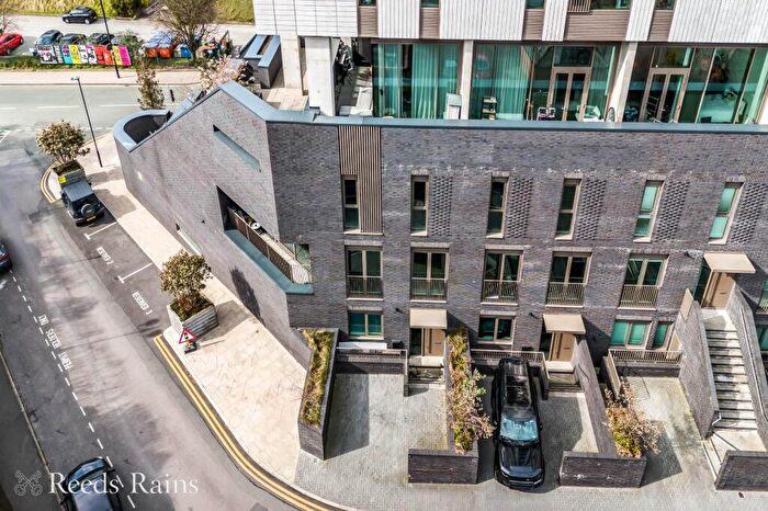 3 Bedroom Apartment For Sale In Millbank Street, Manchester, M1