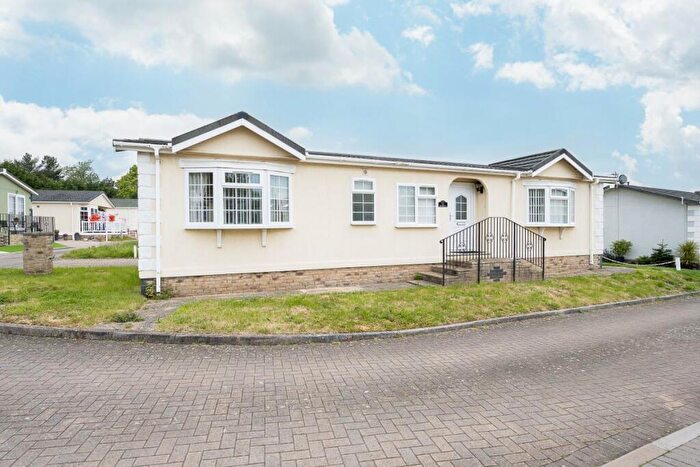 2 Bedroom Park Home For Sale In Yew Tree Park, Peterstow, Ross-on-Wye, HR9