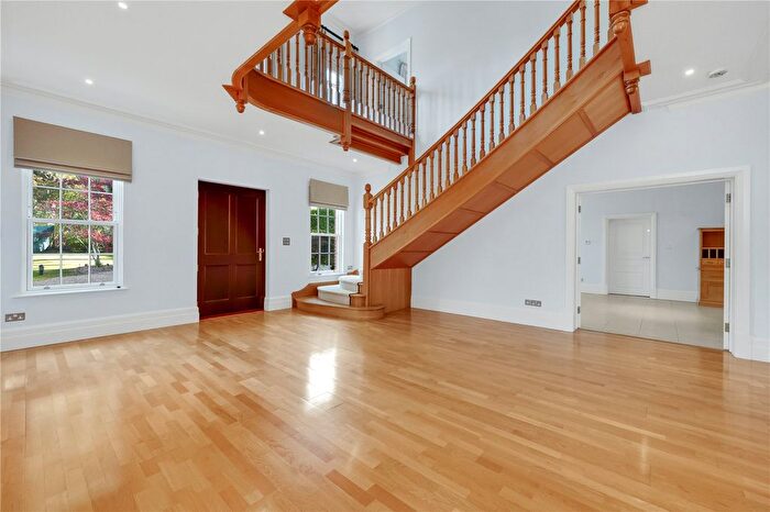 5 Bedroom Detached House To Rent In Albany Close, Esher, Surrey, KT10