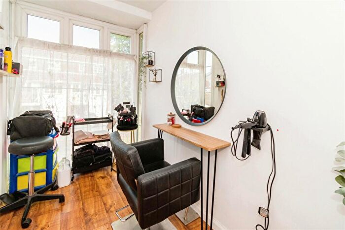 3 Bedroom Terraced House For Sale In Mark Close, Southampton, Hampshire, SO15