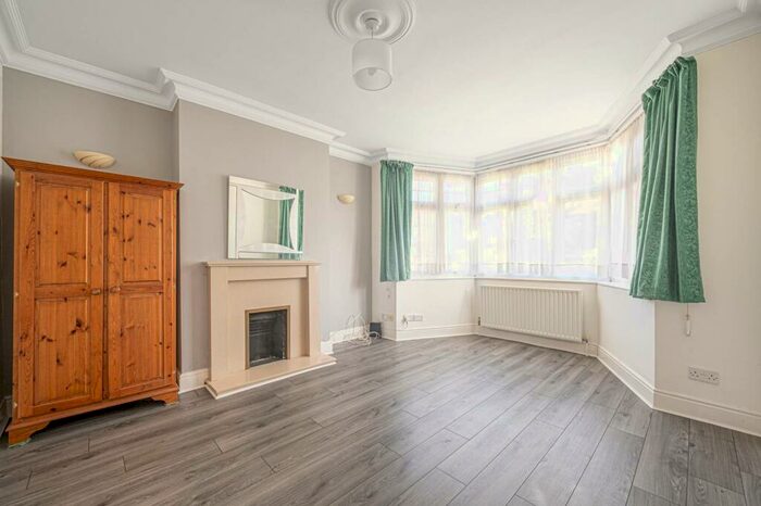 4 Bedroom House To Rent In North Finchley, North Finchley, London, N12