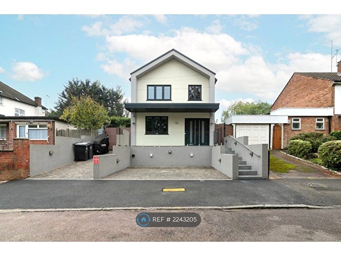 3 Bedroom Detached House To Rent In Rectory Lane, Essex, IG10