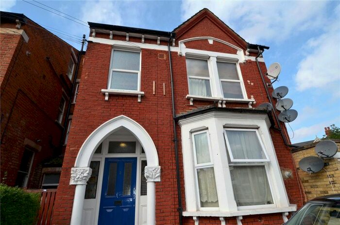 Studio To Rent In Eardley Road, London, SW16