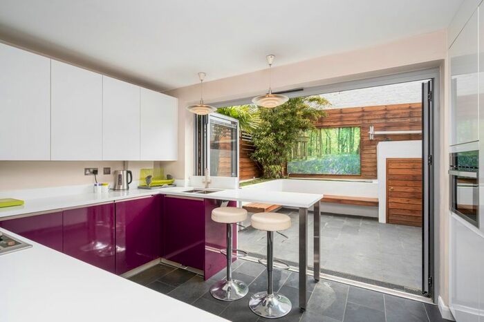 2 Bedroom Detached House To Rent In Russell Road, Wimbledon, SW19