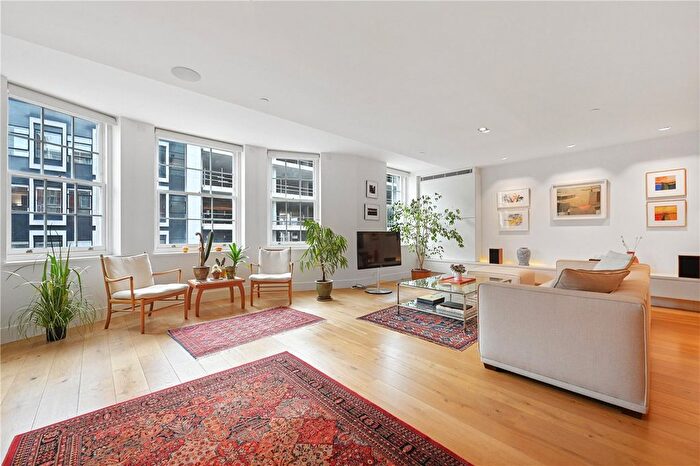 2 Bedroom Flat For Sale In Great Marlborough Street, London, W1F