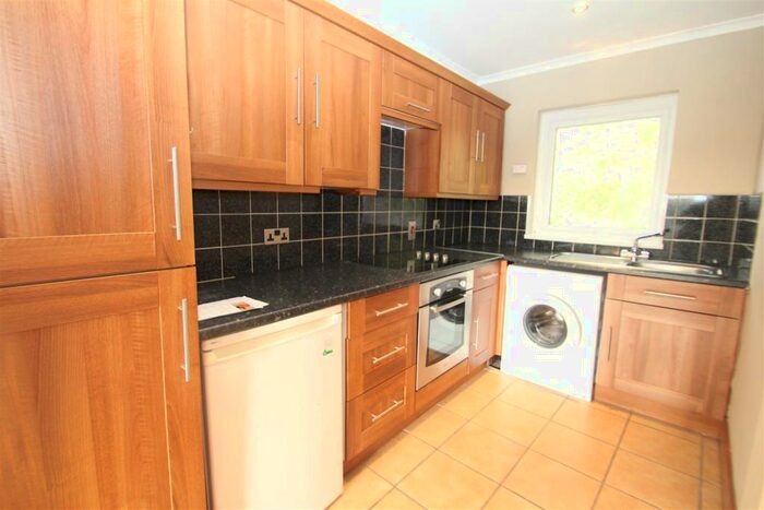 1 Bedroom Flat To Rent In Barra Close, Northend, Hemel Hempstead, HP3