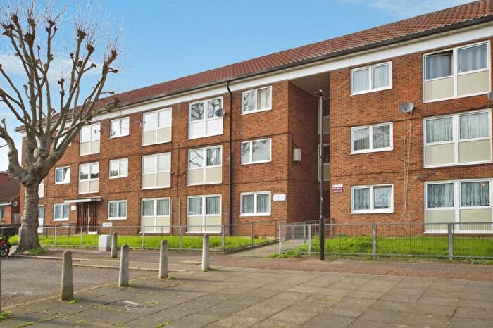 1 Bedroom Flat For Sale In Brighton Road, East Ham, London, E6