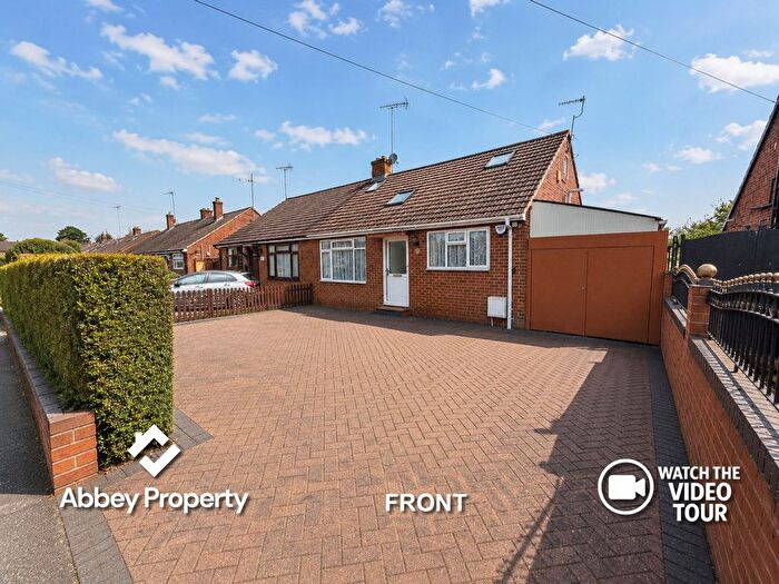 2 Bedroom Semi Detached Bungalow To Rent In Linden Road, Luton, LU4